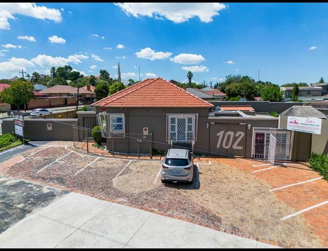 BUSINESS FOR SALE IN PRIMROSE HILL